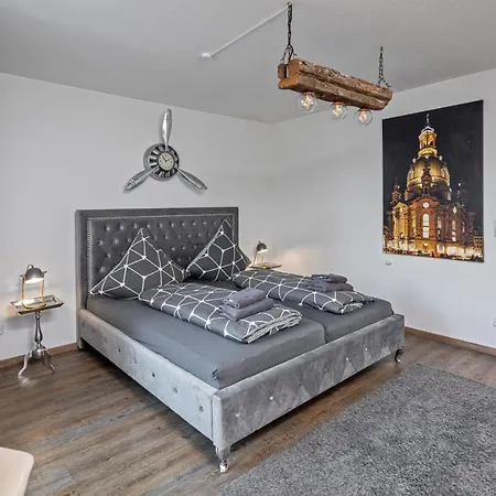 Wohnoase An Der Elbe Dresden