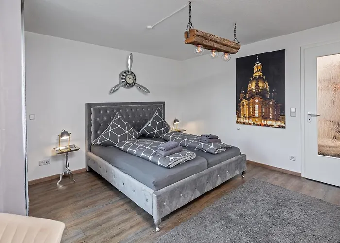 Wohnoase An Der Elbe Dresden